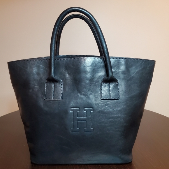Hirofu Elegant Black Leather Tote Bag - Picture 9 of 15